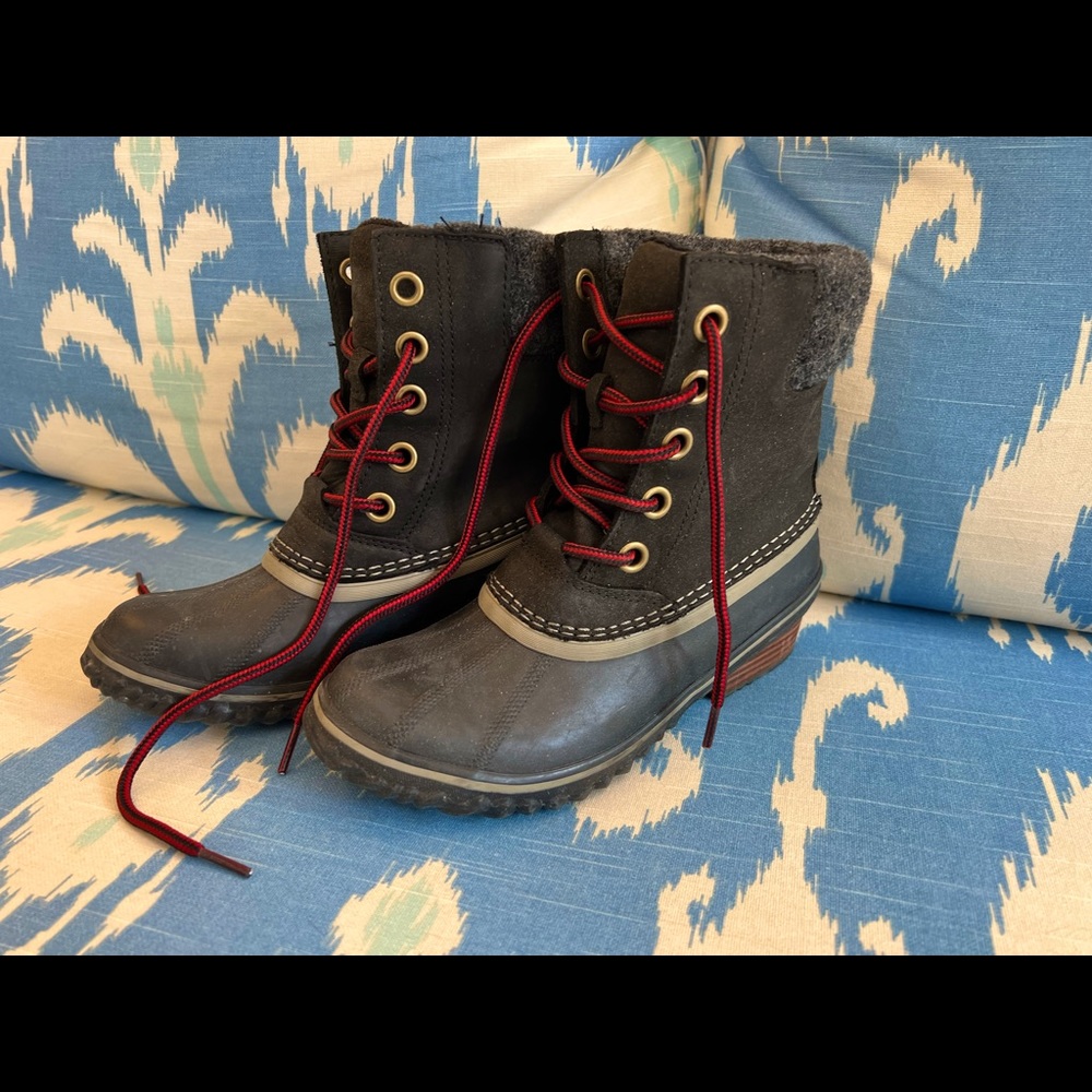 Sorel women’s snow boots 6.5
